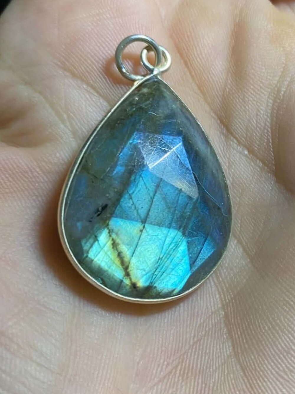.925 Natural Genuine Lg Labradorite Tear Rainbow Peacock changing colour Pendant